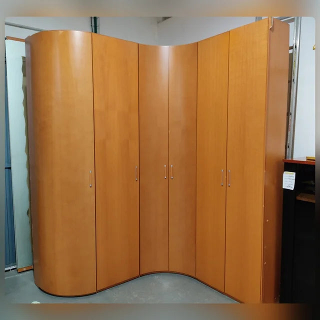 ARMARIO VESTIDOR RINCONERO DE SEIS PUERTAS – AMPLIO, ELEGANTE Y FUNCIONAL