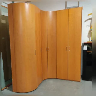 ARMARIO VESTIDOR RINCONERO DE SEIS PUERTAS – AMPLIO, ELEGANTE Y FUNCIONAL