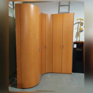 ARMARIO VESTIDOR RINCONERO DE SEIS PUERTAS – AMPLIO, ELEGANTE Y FUNCIONAL