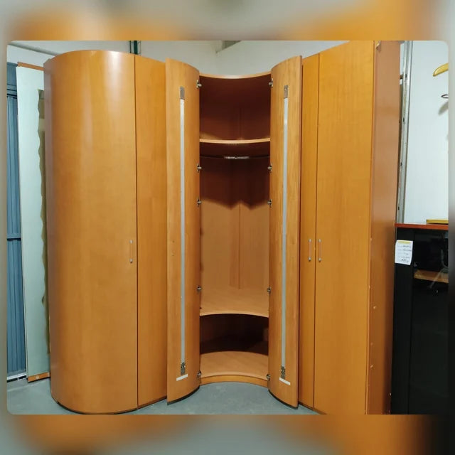 ARMARIO VESTIDOR RINCONERO DE SEIS PUERTAS – AMPLIO, ELEGANTE Y FUNCIONAL