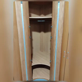 ARMARIO VESTIDOR RINCONERO DE SEIS PUERTAS – AMPLIO, ELEGANTE Y FUNCIONAL