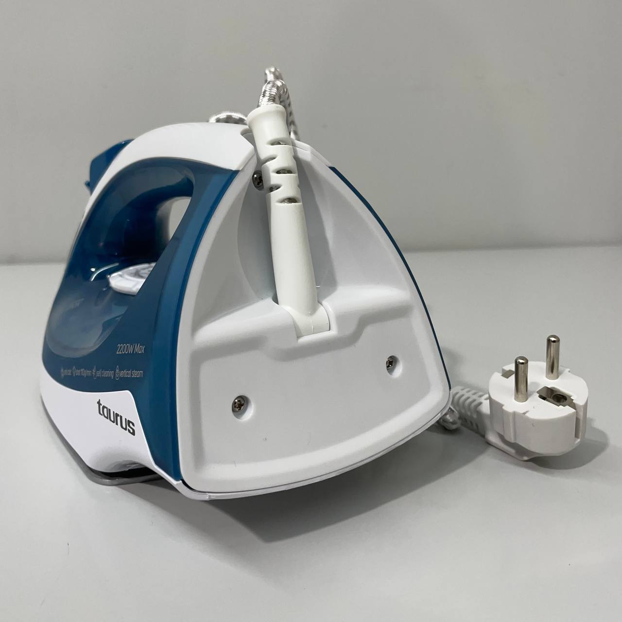 PLANCHA DE ROPA TAURUS BALTIC 2200W