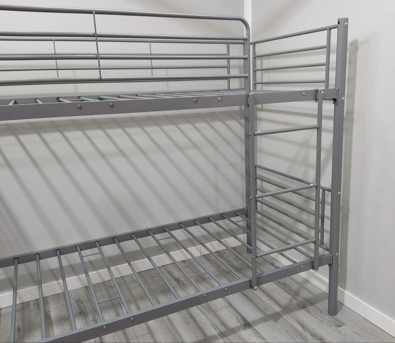 LITERA METÁLICA GRIS FUNNY