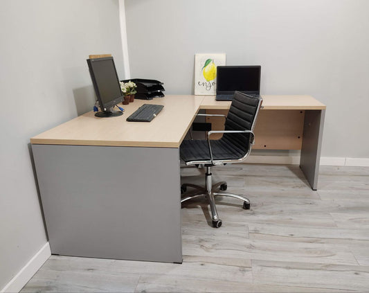 MESA ESCRITORIO CON ALA DERECHA HAYA / GRIS