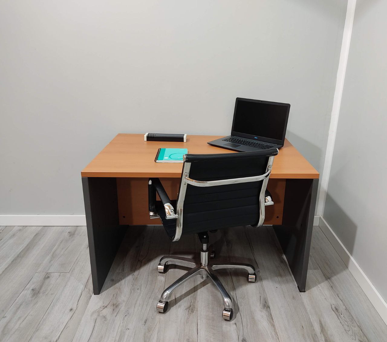 MESA ESCRITORIO OFICINA CEREZO Y GRIS