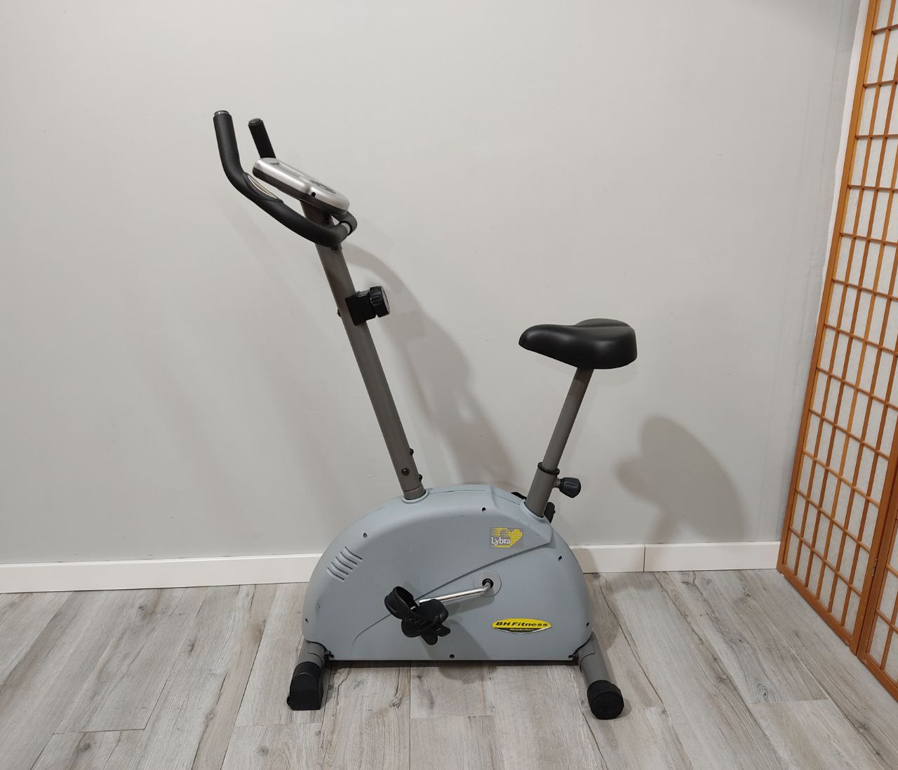 BICICLETA ESTÁTICA BH LYBRA