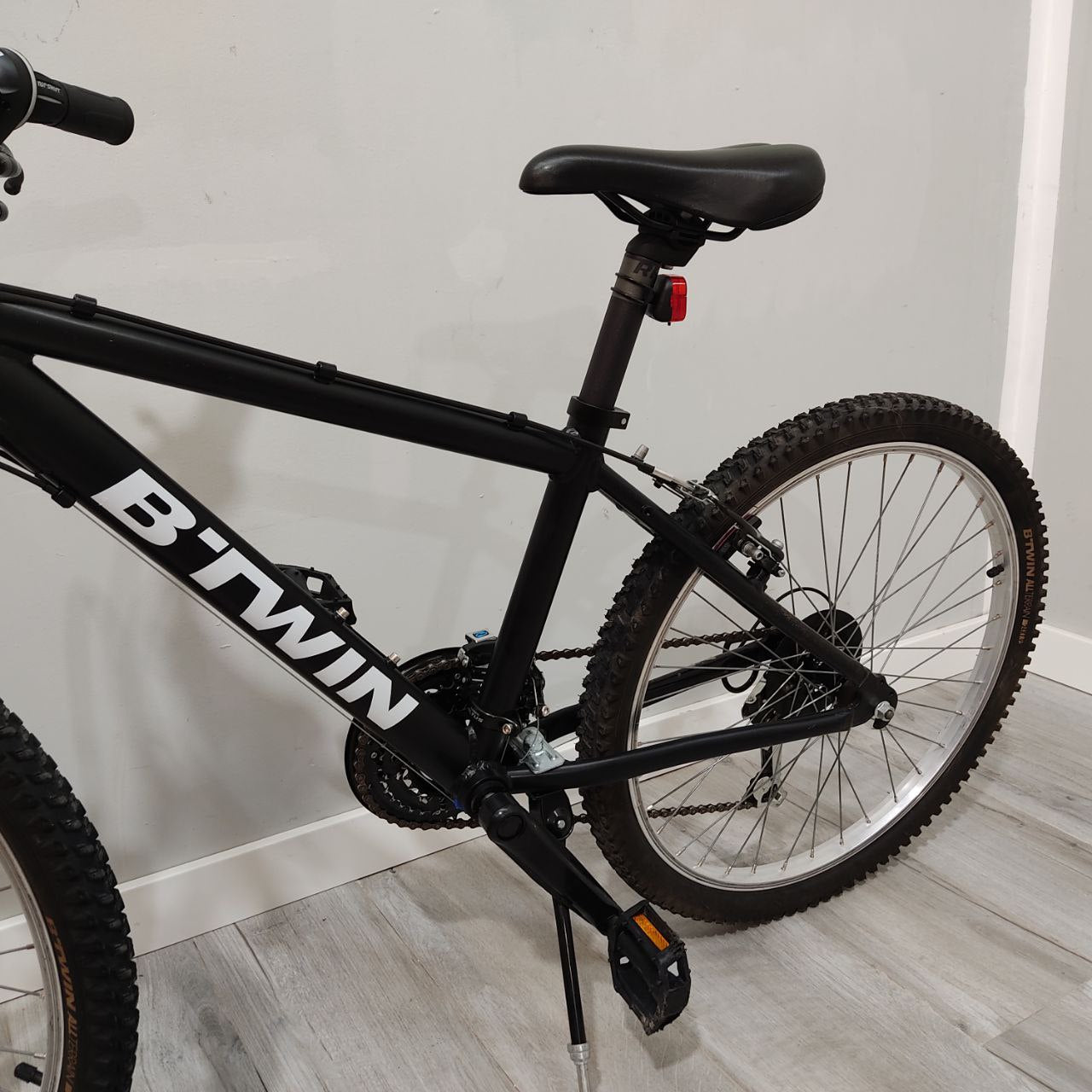 BICICLETA B'TWIN SF65MM – PERFECTA PARA CIUDAD, EJERCICIO Y RECREO