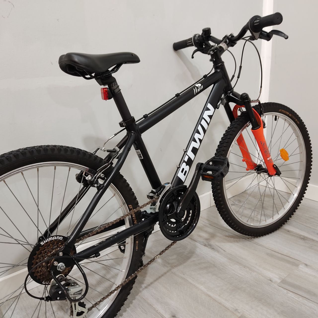 BICICLETA B'TWIN SF65MM – PERFECTA PARA CIUDAD, EJERCICIO Y RECREO