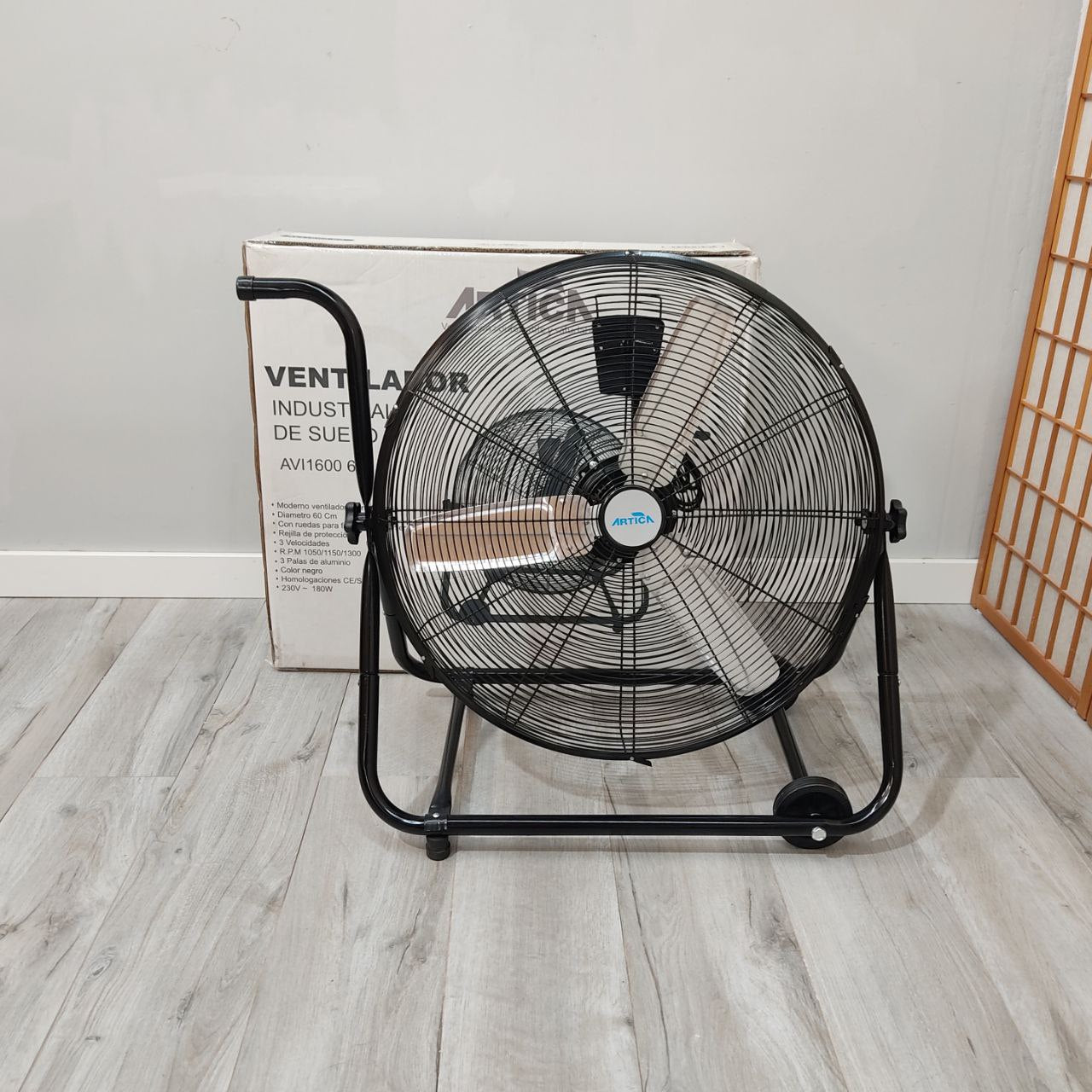VENTILADOR DE SUELO INDUSTRIAL ARTICA AVI1600 60 – ALTO RENDIMIENTO Y POTENCIA PARA GRANDES ESPACIOS
