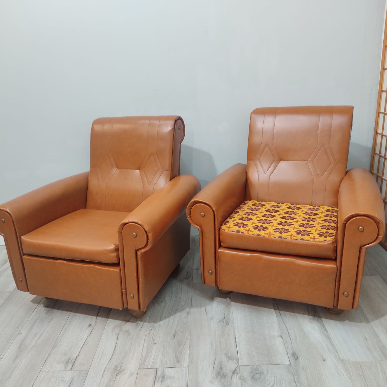 ELEGANCIA RETRO: SILLONES MID-CENTURY MODERN EN EXCELENTE ESTADO