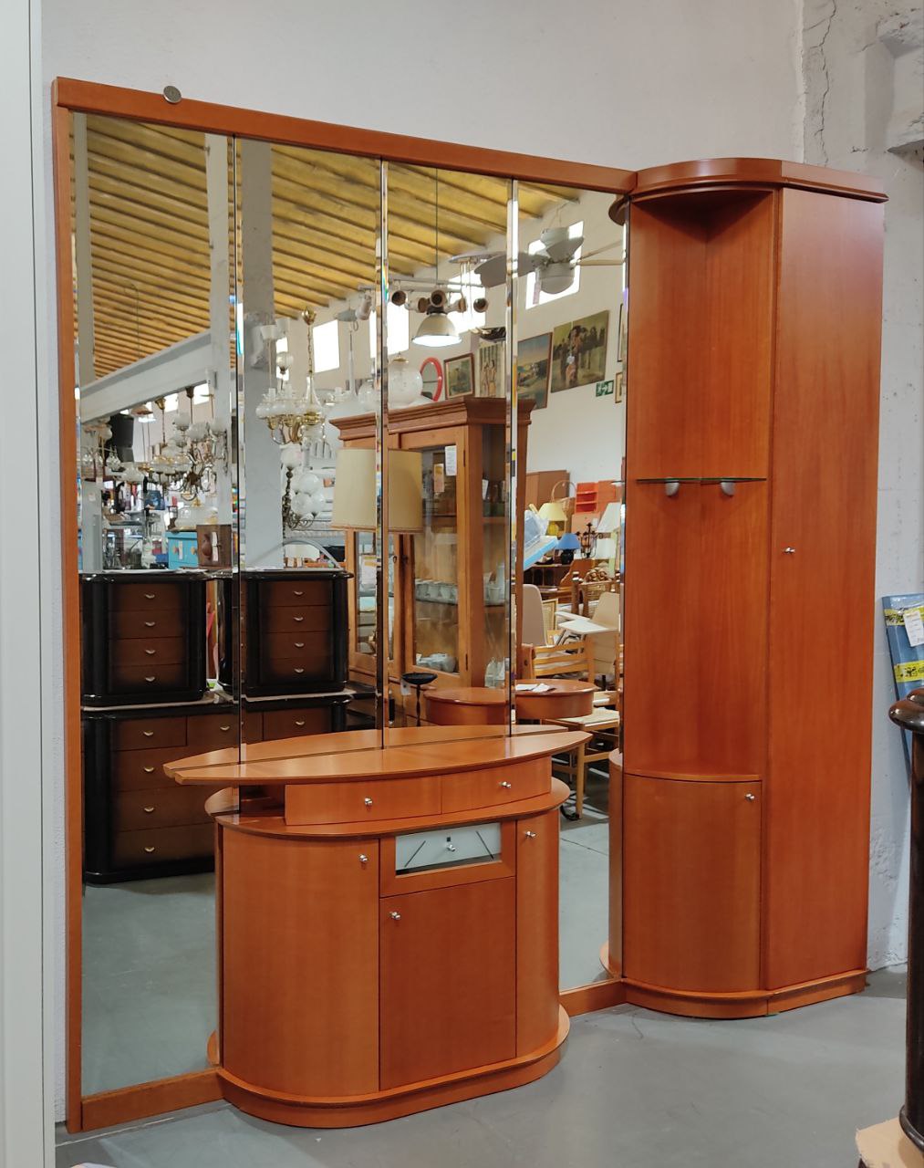 RECIBIDOR DE MADERA CON ESPEJO – ESTILO, FUNCIONALIDAD Y AMPLIO ALMACENAMIENTO