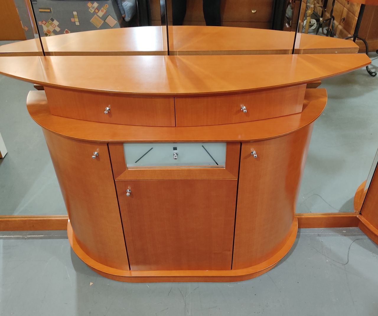 RECIBIDOR DE MADERA CON ESPEJO – ESTILO, FUNCIONALIDAD Y AMPLIO ALMACENAMIENTO