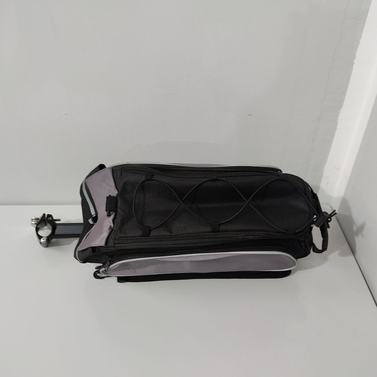 BOLSA DE ASIENTO TRASERO PARA BICICLETA ROSWHEEL – MULTIFUNCIONAL, IMPERMEABLE Y CON REFLECTOR