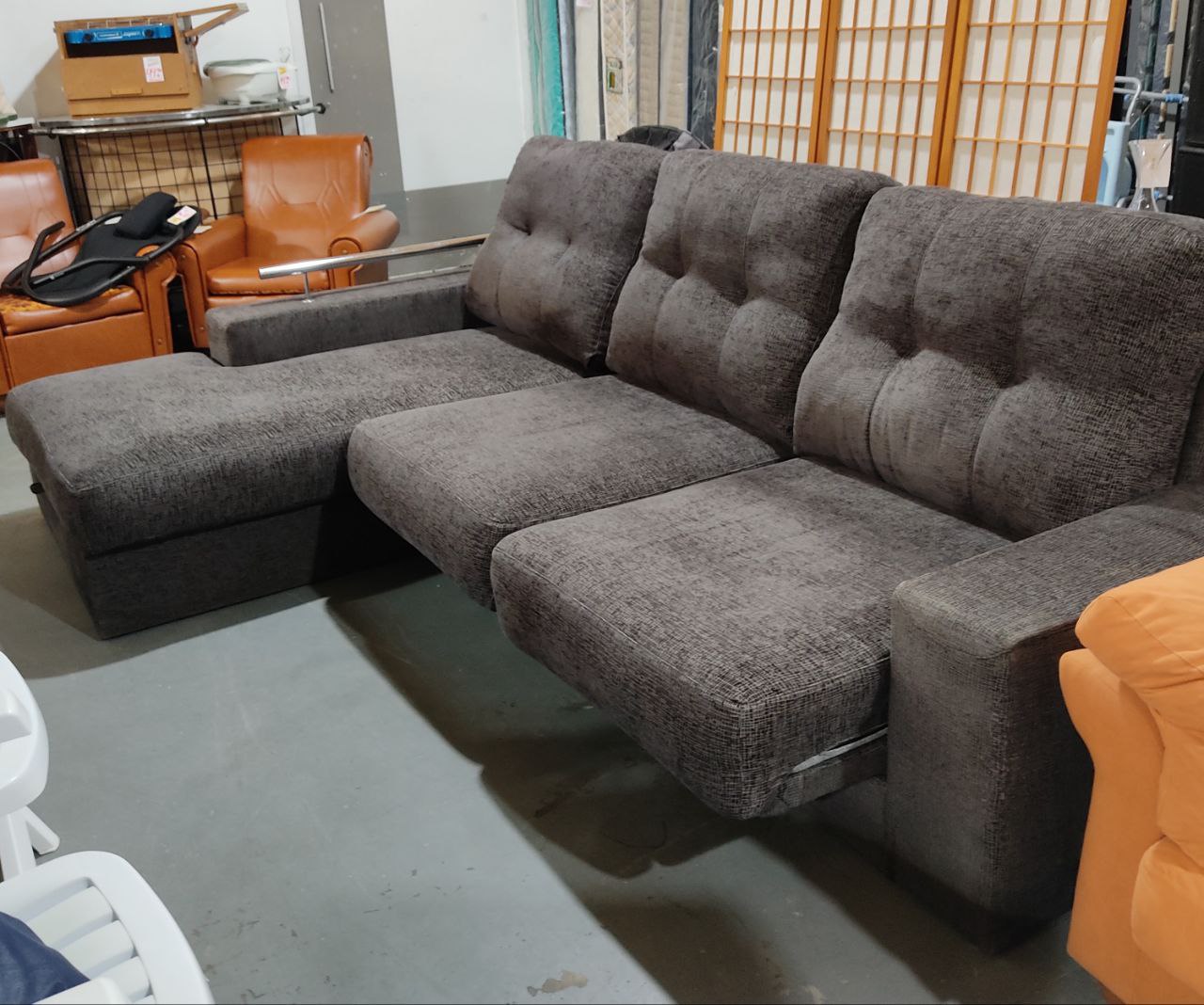 SOFÁ CHAISE LONGUE 3 PLAZAS MAXI – CÓMODO, MODERNO Y FUNCIONAL