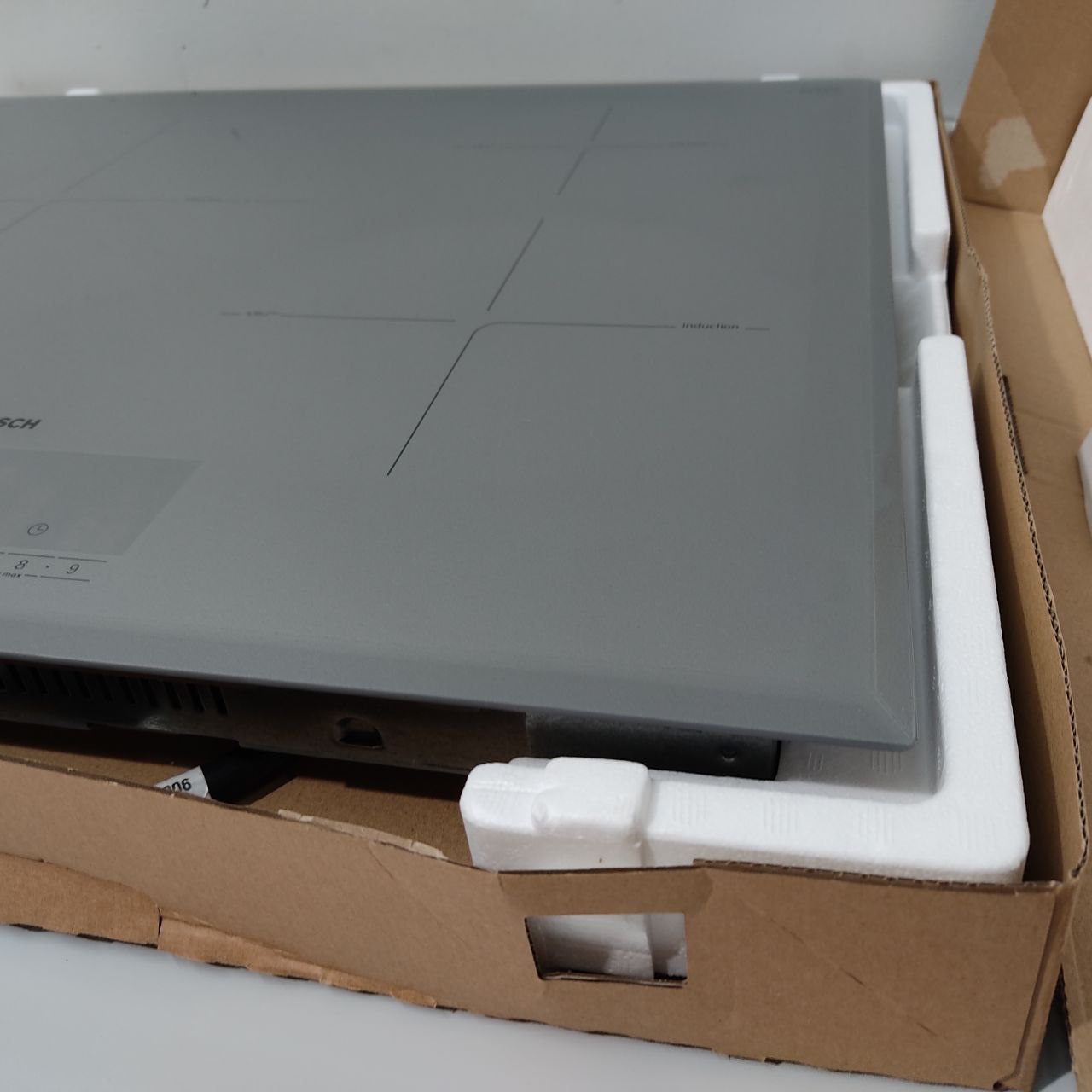 PLACA DE INDUCCIÓN BOSCH 60 CM GRIS METALIZADO – SERIE 6 CON 3 ZONAS DE COCCIÓN