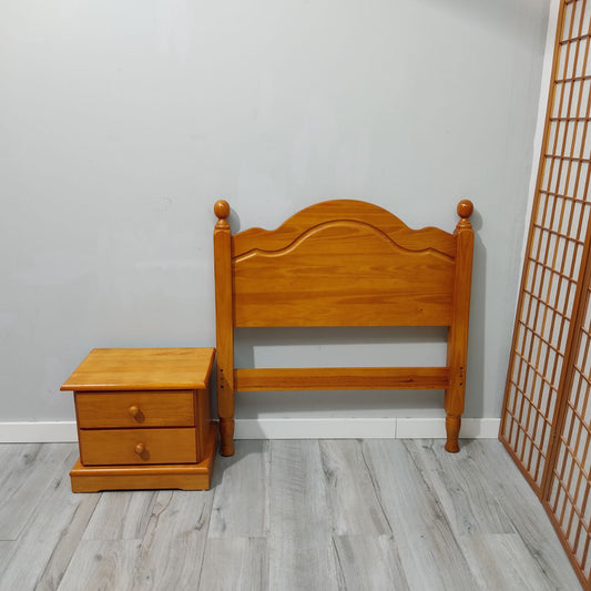 JUEGO DE CABECERO Y MESITA DE NOCHE RÚSTICO – MADERA MACIZA EN COLOR MIEL