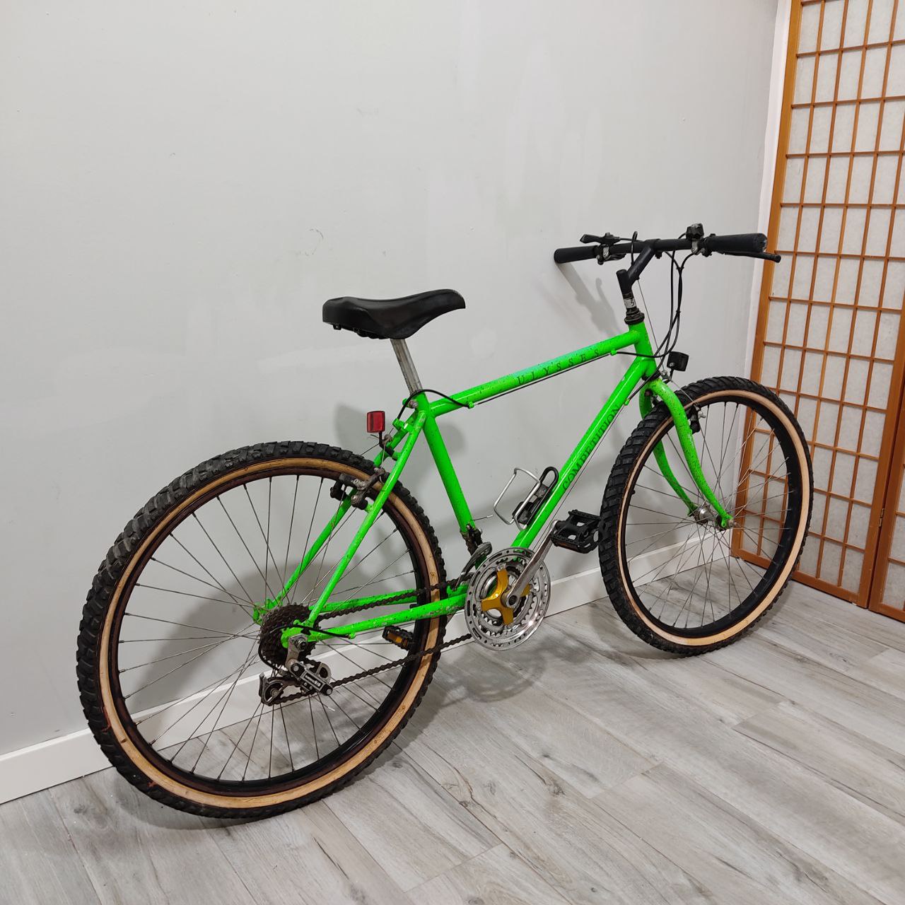 BICICLETA ULYSSES HITEN – 26” Y 6 MARCHAS SHIMANO, IDEAL PARA CIUDAD Y EJERCICIO