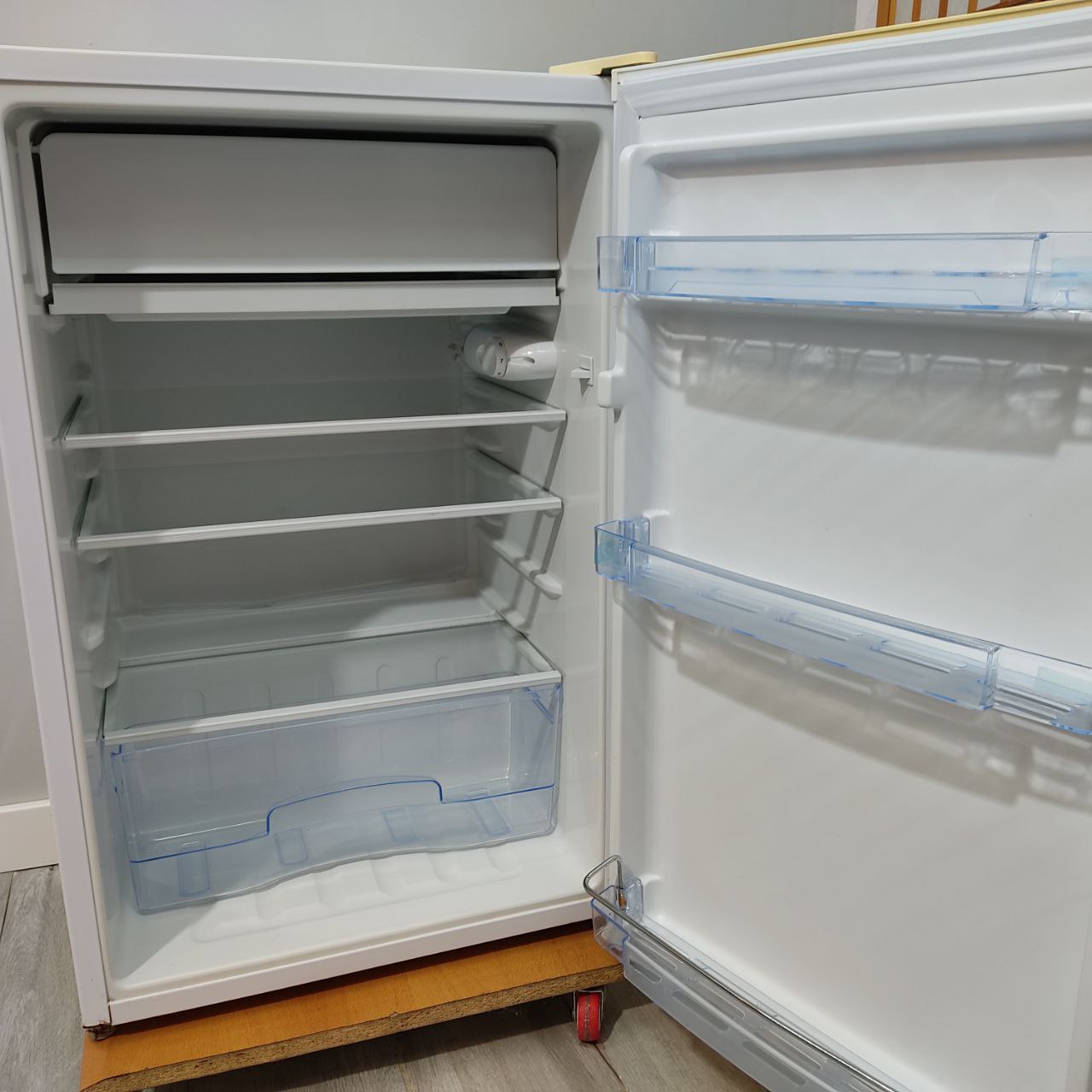 FRIGORÍFICO NEVIR DE UNA PUERTA – REACONDICIONADO, COMPACTO Y EFICIENTE