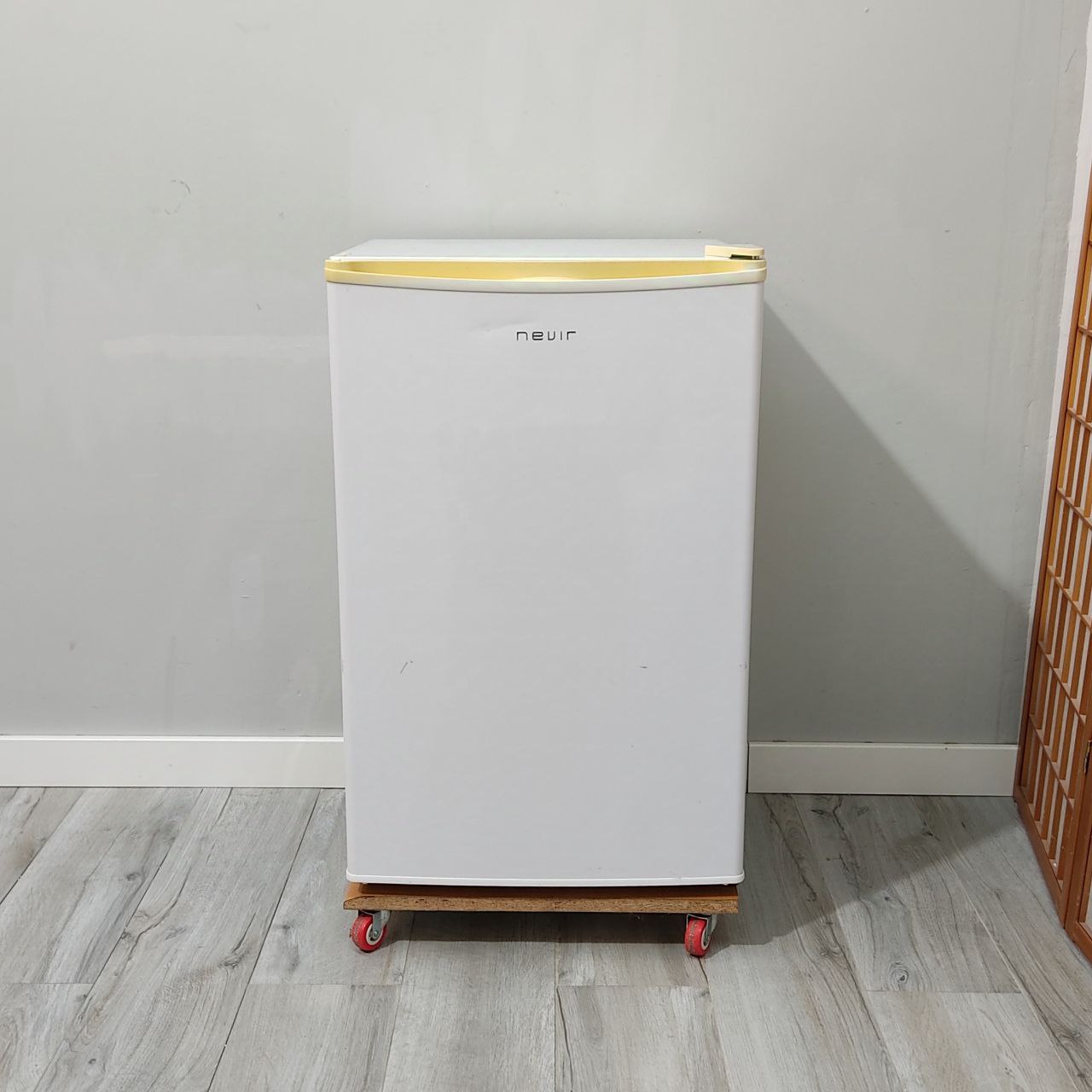 FRIGORÍFICO NEVIR DE UNA PUERTA – REACONDICIONADO, COMPACTO Y EFICIENTE