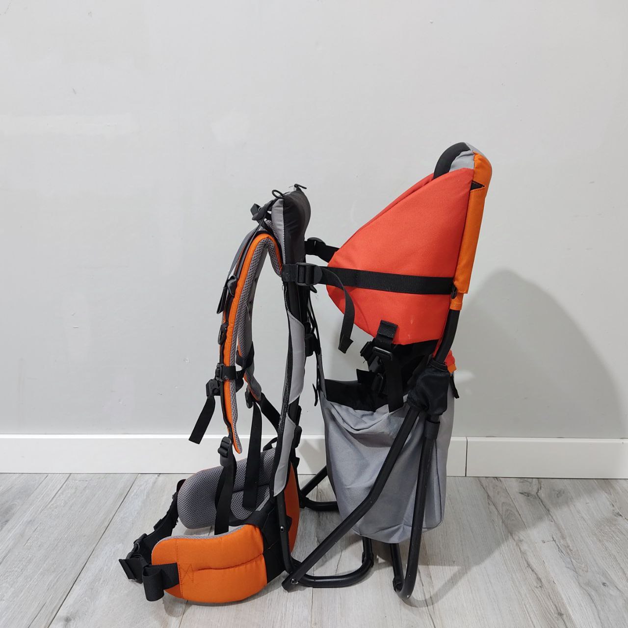 MOCHILA PORTABEBÉS TREKKING KID AIR COMFORT DEUTE 22KMX – SEGURIDAD Y COMODIDAD EN AVENTURAS AL AIRE LIBRE