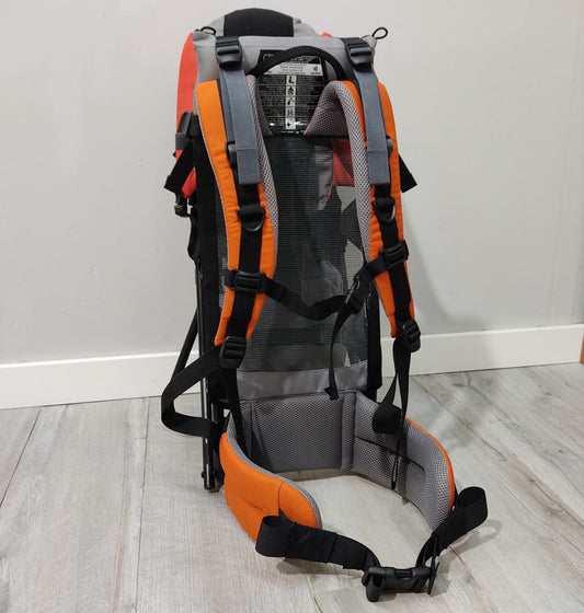 MOCHILA PORTABEBÉS TREKKING KID AIR COMFORT DEUTE 22KMX – SEGURIDAD Y COMODIDAD EN AVENTURAS AL AIRE LIBRE