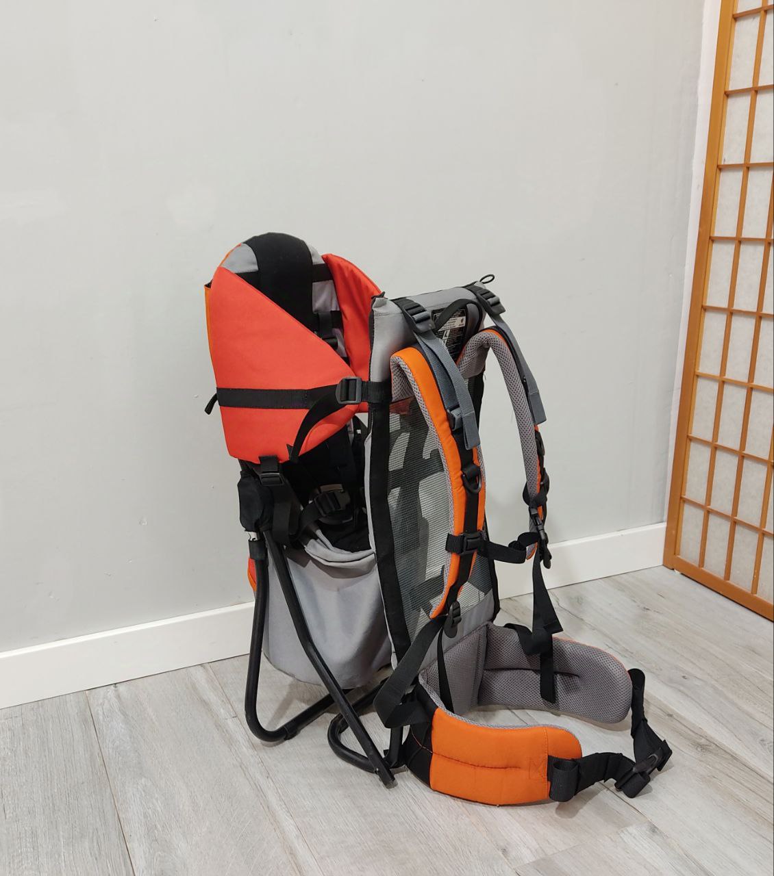 MOCHILA PORTABEBÉS TREKKING KID AIR COMFORT DEUTE 22KMX – SEGURIDAD Y COMODIDAD EN AVENTURAS AL AIRE LIBRE