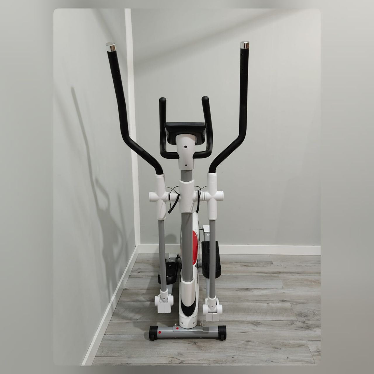 BICICLETA ELÍPTICA BH ATHLON PROGRAM G2336B – SEMINUEVA Y EN PERFECTO ESTADO