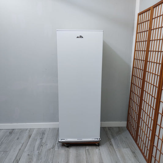 CONGELADOR VERTICAL ARTICA: AMPLIA CAPACIDAD Y EFICIENCIA ENERGÉTICA PARA TU HOGAR