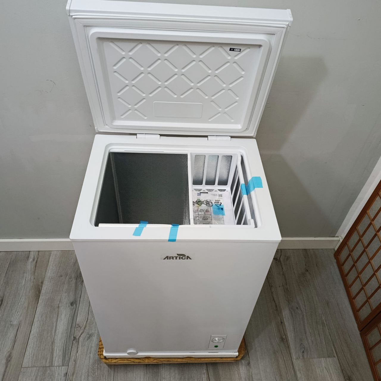 CONGELADOR HORIZONTAL 99 LITROS ÁRTICA AECH990EW – RENDIMIENTO Y SILENCIO