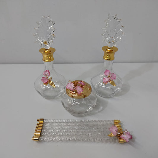 SET DE TOCADOR VINTAGE DE CRISTAL CON DETALLES FLORALES Y ACABADOS DORADOS – 4 PIEZAS