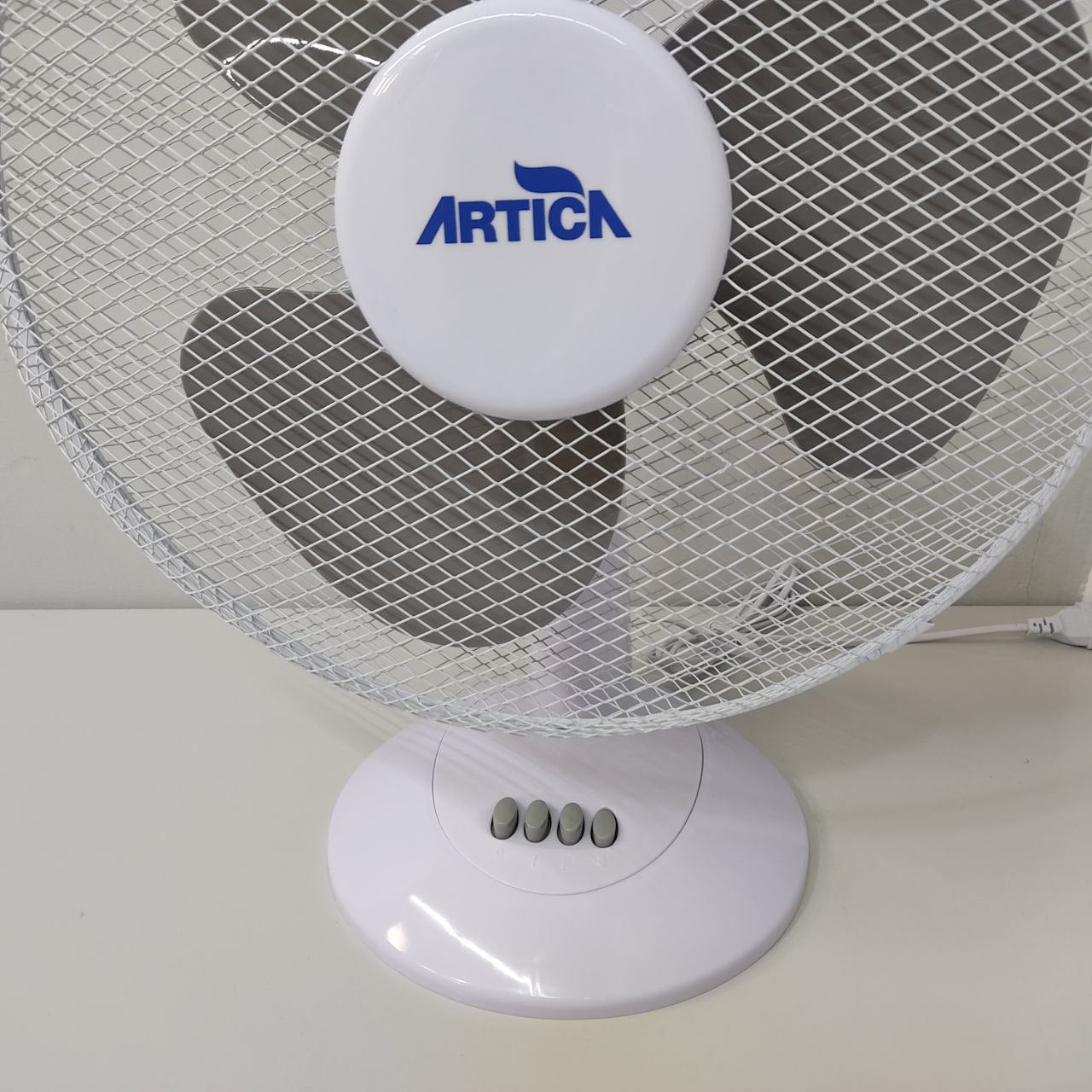 VENTILADOR DE SOBREMESA ARTICA AVS4000 – 40 CM, 40 W, OSCILANTE Y COMPACTO