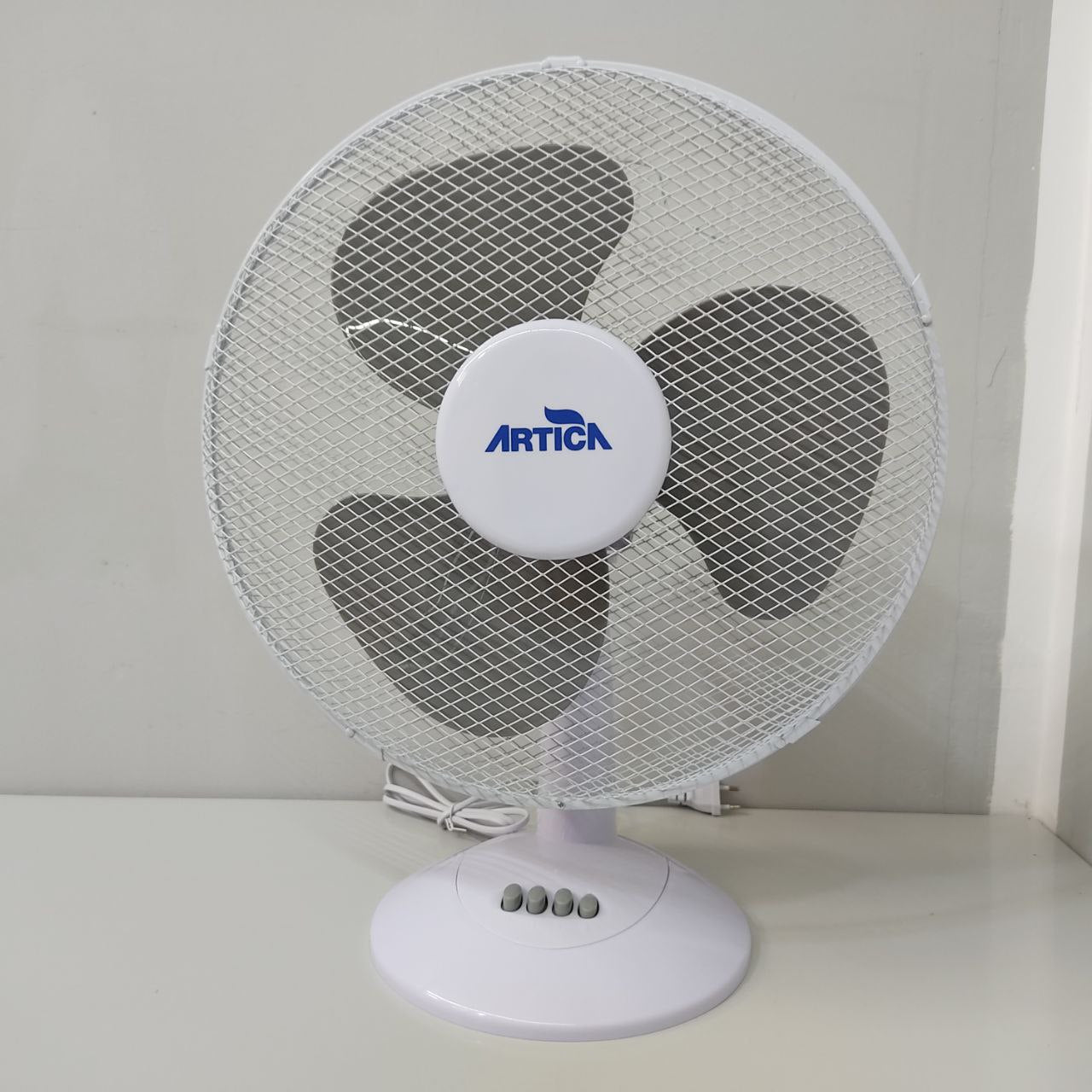 VENTILADOR DE SOBREMESA ARTICA AVS4000 – 40 CM, 40 W, OSCILANTE Y COMPACTO