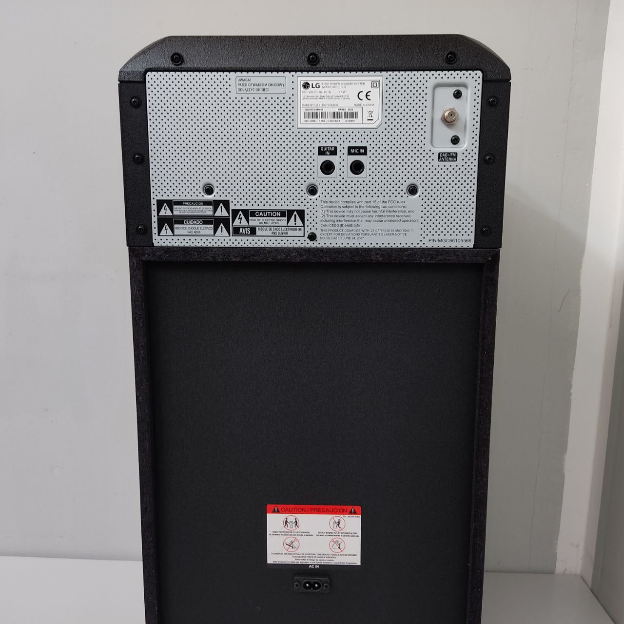 ALTAVOZ LG XBOOM RNC5 300W CON LUCES LED, KARAOKE Y CONECTIVIDAD BLUETOOTH