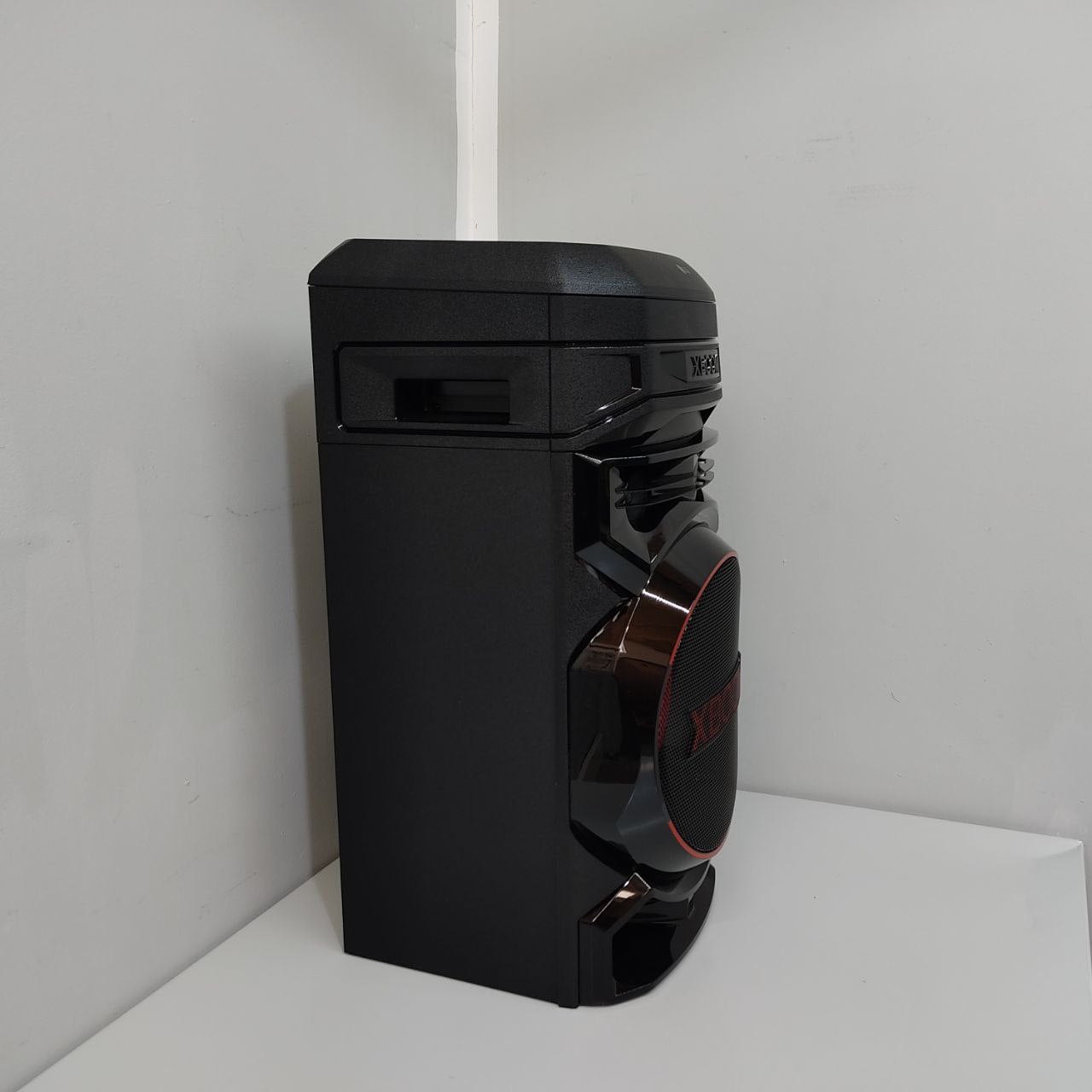 ALTAVOZ LG XBOOM RNC5 300W CON LUCES LED, KARAOKE Y CONECTIVIDAD BLUETOOTH