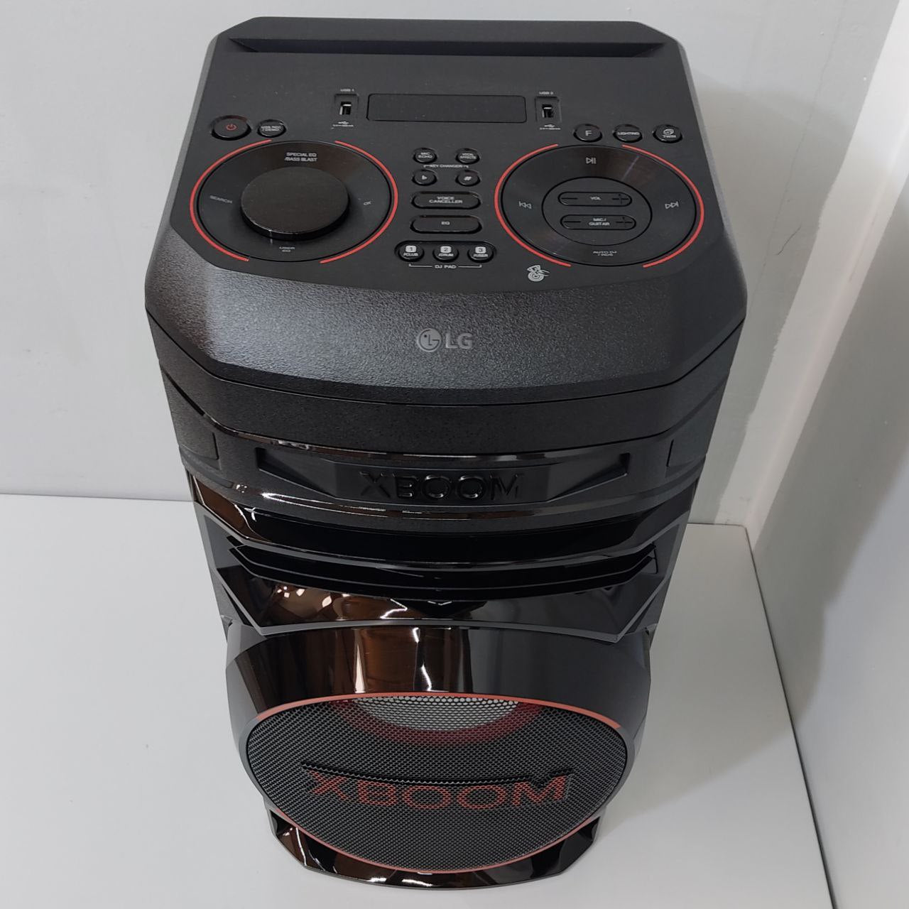 ALTAVOZ LG XBOOM RNC5 300W CON LUCES LED, KARAOKE Y CONECTIVIDAD BLUETOOTH