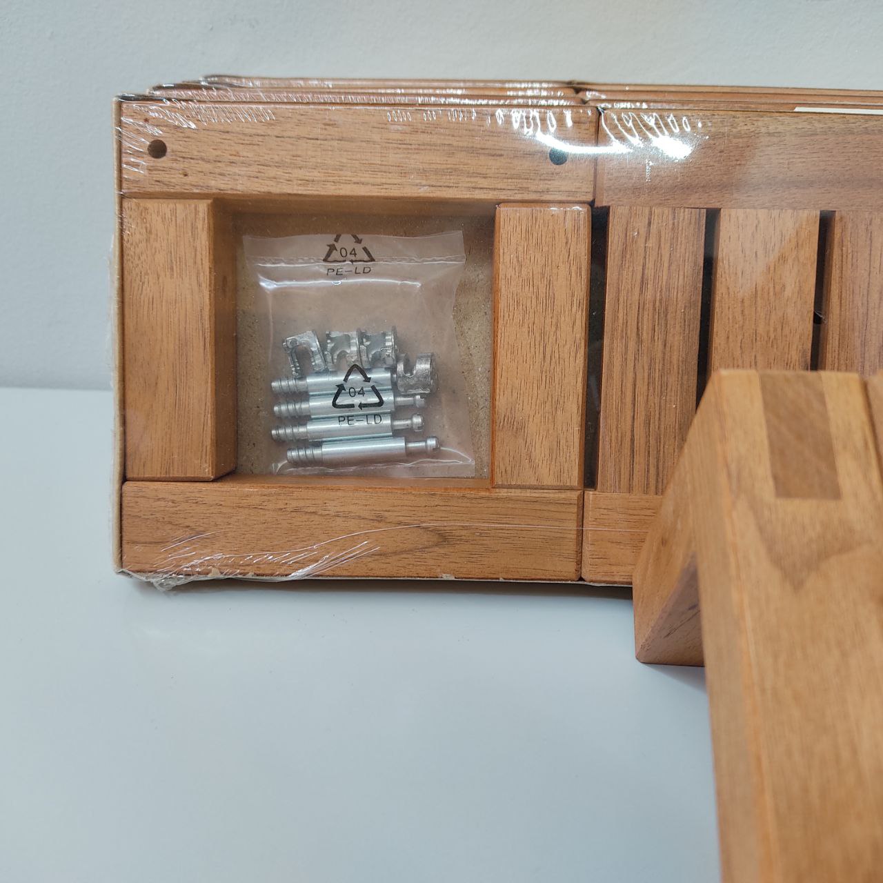ESTANTERÍA DE PARED IKEA MÖLGER – FUNCIONALIDAD Y ESTILO NATURAL