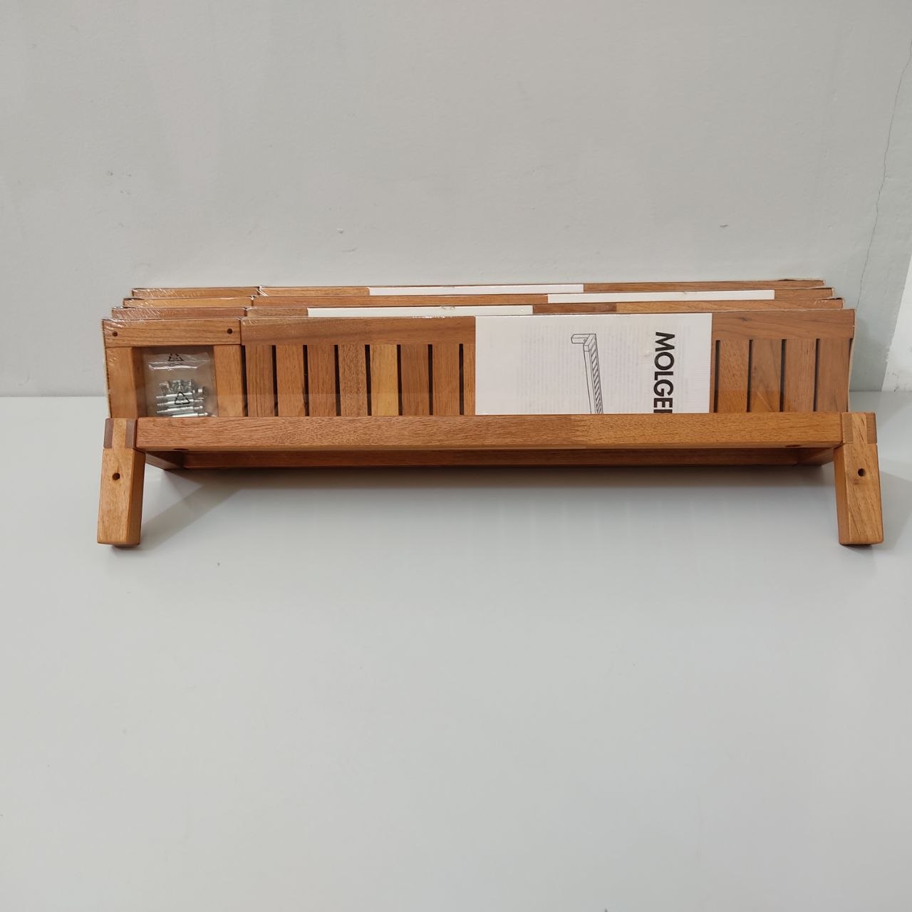 ESTANTERÍA DE PARED IKEA MÖLGER – FUNCIONALIDAD Y ESTILO NATURAL