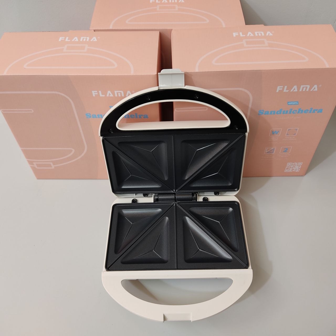SANDWICHERA FLAMA 4912FL 750W – 2 SANDWICHES, ANTIADHERENTE Y FÁCIL LIMPIEZA