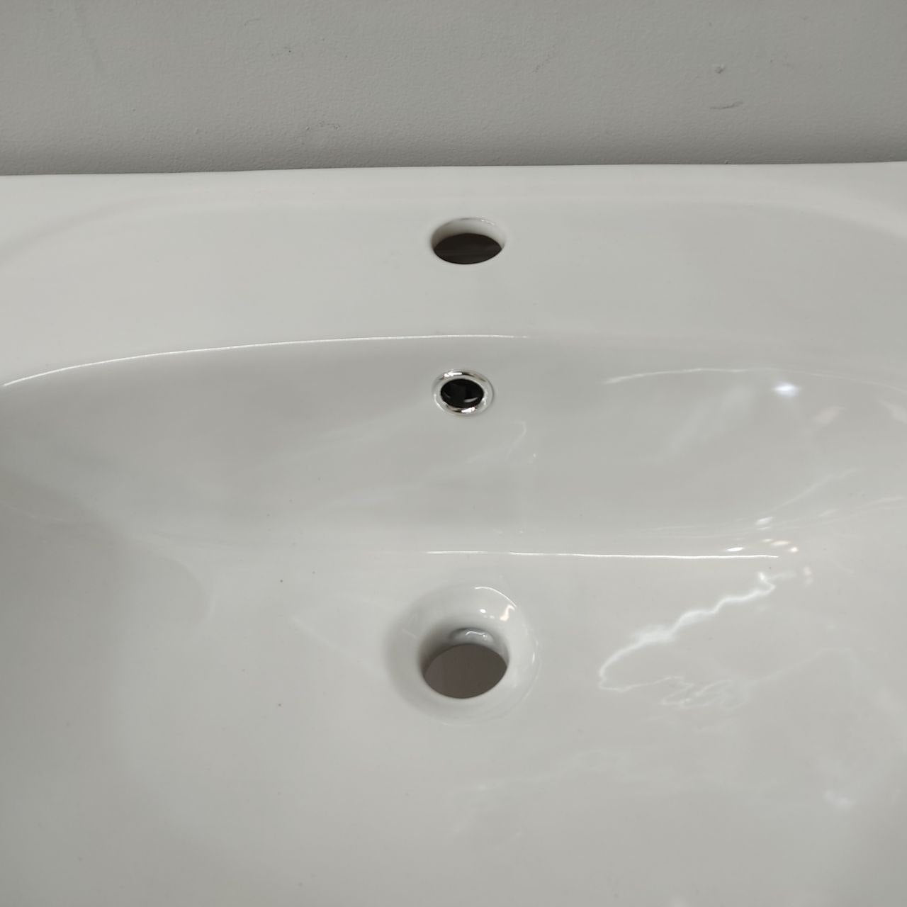 LAVABO CON PEDESTAL – CERÁMICO, DISEÑO CLÁSICO Y FÁCIL LIMPIEZA