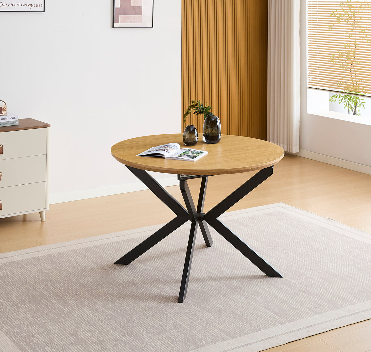 CONJUNTO DE COMEDOR WINSOR Y DEVON – MESA REDONDA EXTENSIBLE Y SILLONES TAPIZADOS