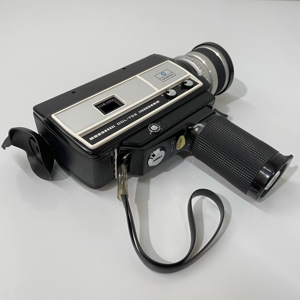 Videocámara Cosina ODL-758 Super 8 – Pieza de Colección, en Excelente Estado con Maleta Original