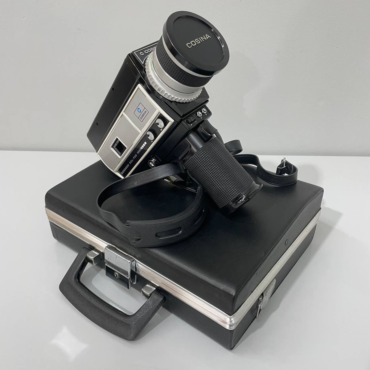Videocámara Cosina ODL-758 Super 8 – Pieza de Colección, en Excelente Estado con Maleta Original