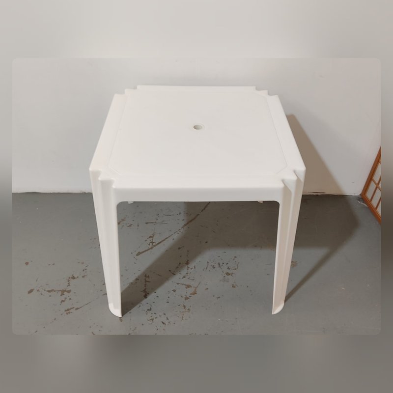 Mesa cuadrada exterior – segunda mano – foto 4