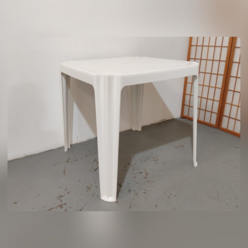 Mesa cuadrada exterior – segunda mano – foto 5