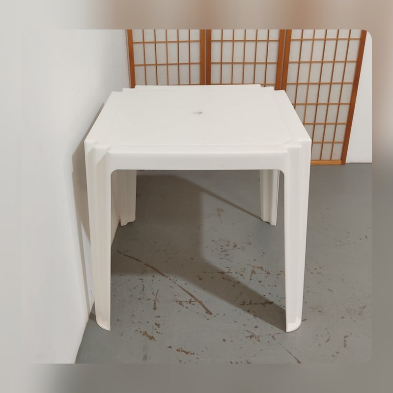 Mesa cuadrada exterior – segunda mano – foto 6