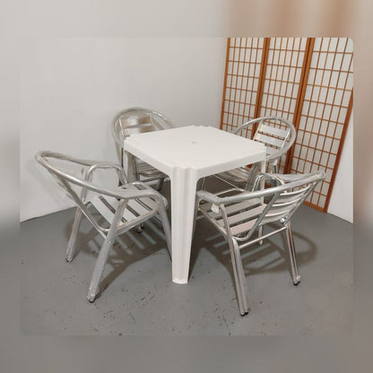 Mesa cuadrada exterior – segunda mano – foto 9
