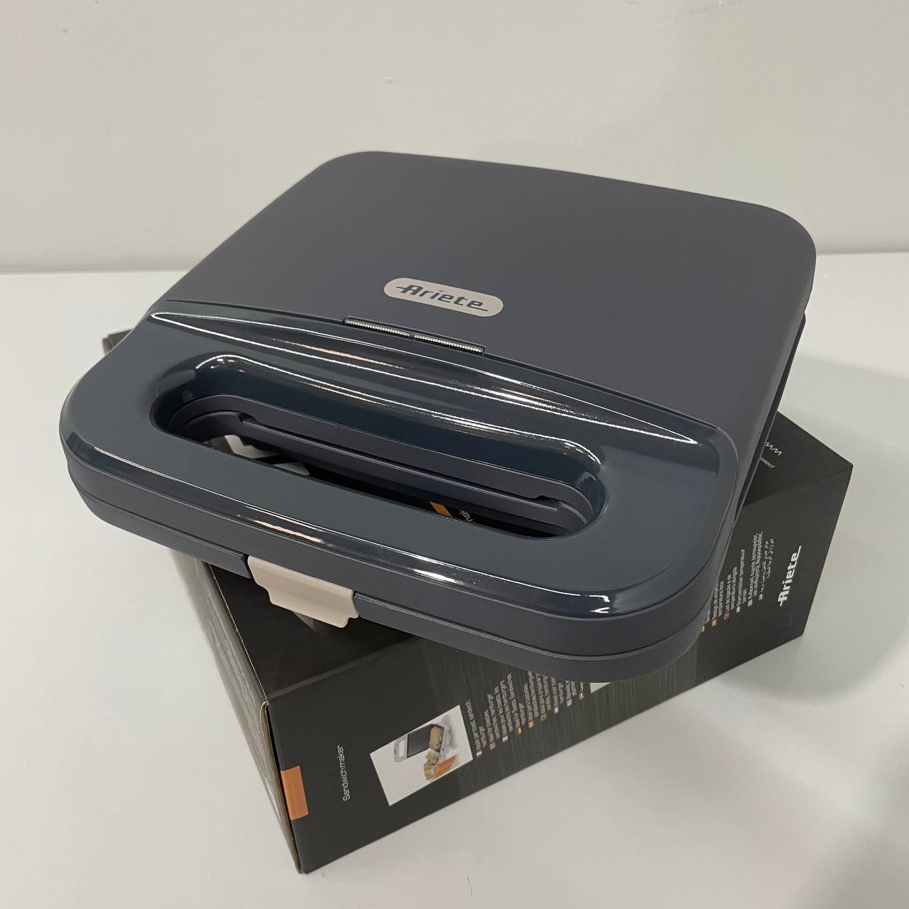 SANDWICHERA ARIETE 1971/00 750W DARK GRAY