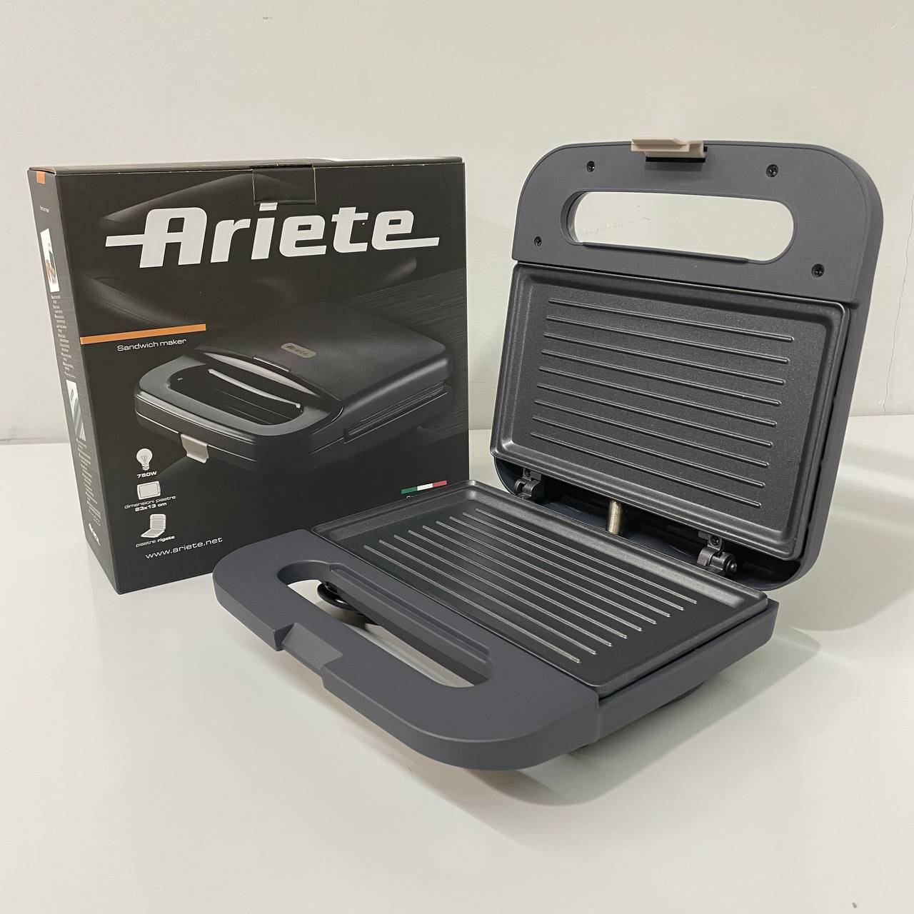 SANDWICHERA ARIETE 1971/00 750W DARK GRAY