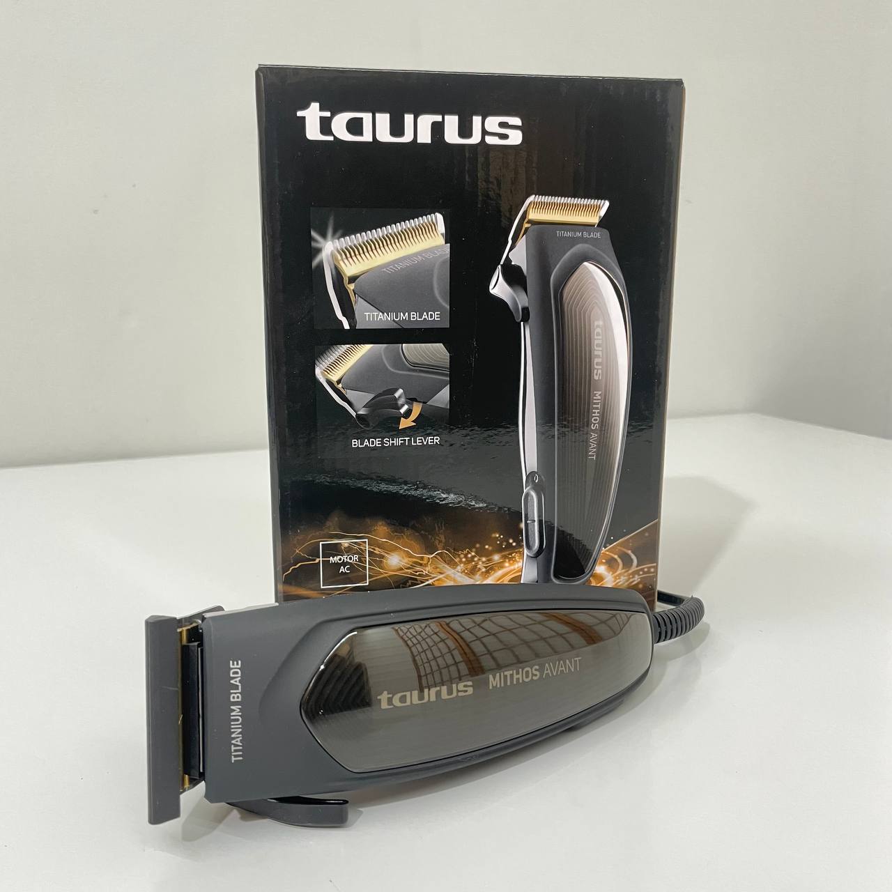 CORTAPELO BARBERO TAURUS MITHOS AVANT 6W