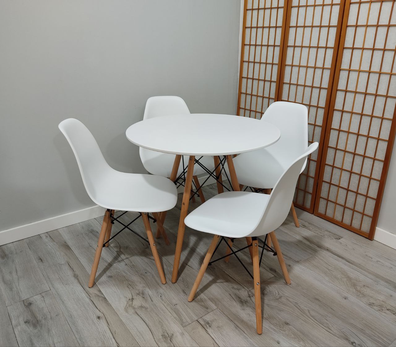 CONJUNTO DE MESA MÁS CUATRO SILLAS DINAMARCA ESTILO NÓRDICO